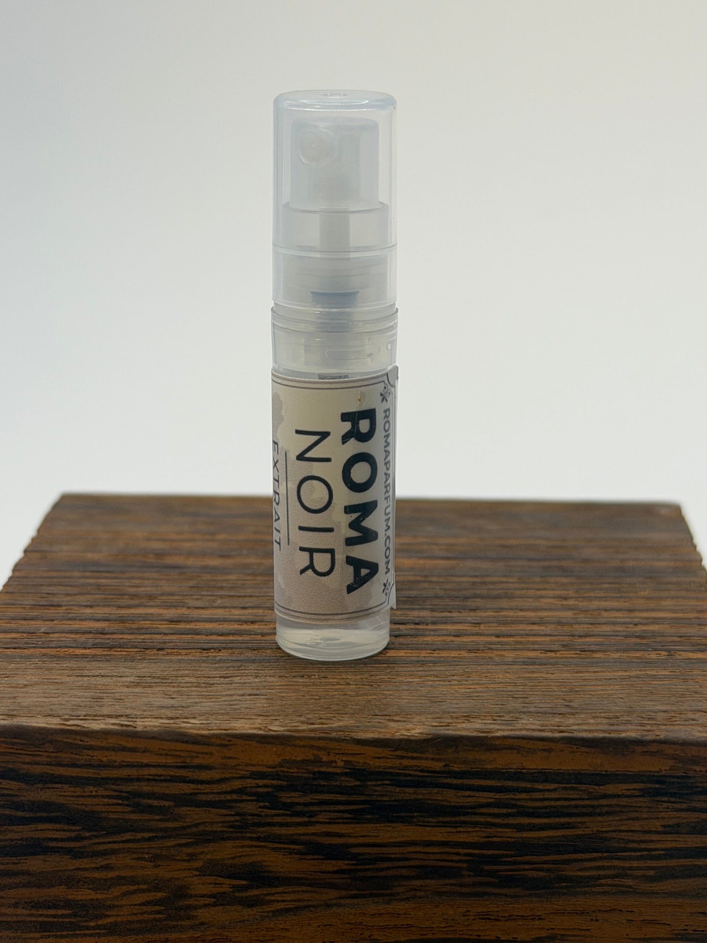Roma Noir Extrait de Parfum 40% Oil Concentration Roma Parfum — Luxury Extrait de Parfum | Lasting Fragrance for Women & Men